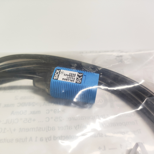 German SICK Mirror Reflective Photoelectric Sensor GR18 Series GRL18SG-P1137 In Stock