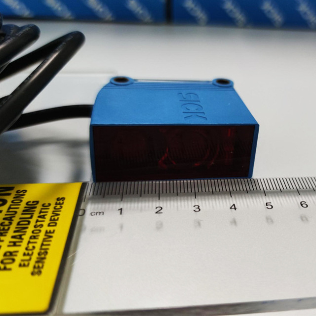 German SICK Cylindrical Photoelectric Sensor Model GTB10-P8211 G10 Series Genuine Spot In Stock