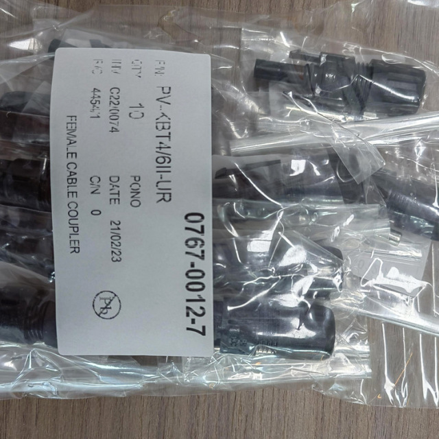 Acoplador de cable Staubil suizo original serie MC4 modelo PV-KBT4/6II-UR