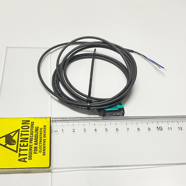 German P+F Triangulation Sensor OBT30-R3-E0 In Stock