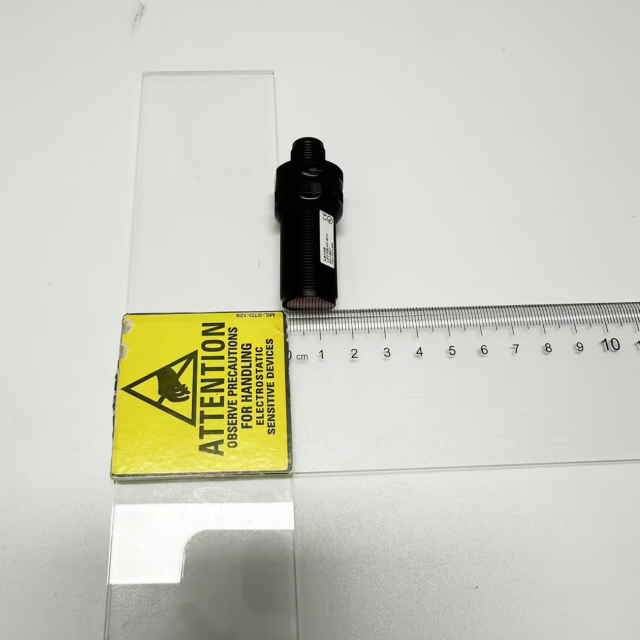 德国Leuze对射式光电传感器接收器LE318B/4P-M12现货