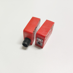Cảm biến khuếch tán Leuze của Đức có chức năng khử nhiễu nền HT25C.S/4P-M12 còn hàng