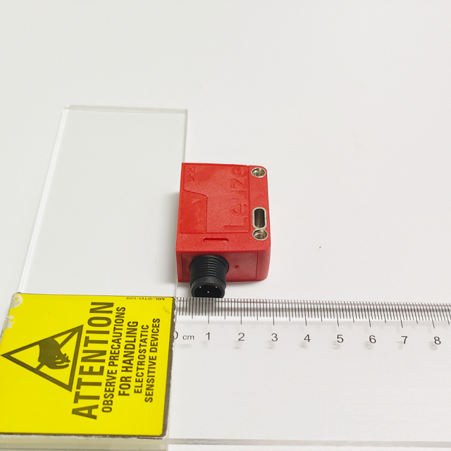 Cảm biến khuếch tán Leuze của Đức có chức năng khử nhiễu nền HT25C.S/4P-M12 còn hàng