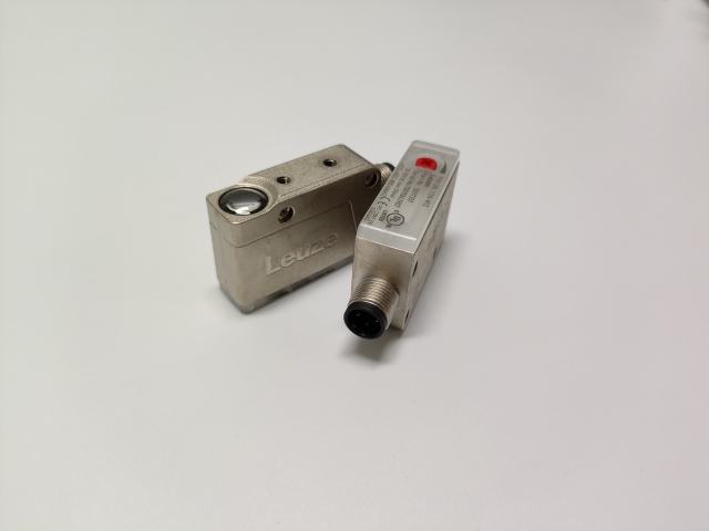 德国Leuze非偏振镜反射式光电传感器RK18B.1/2N-M12现货