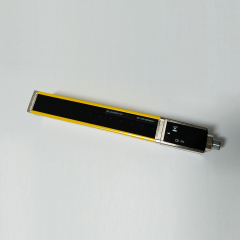German Leuze Safety light curtain receiver MLC520R30-150