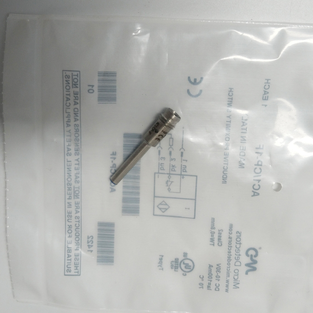 Цилиндрический фотоэлектрический датчик серии AC1/CP-1F для сбора данных.