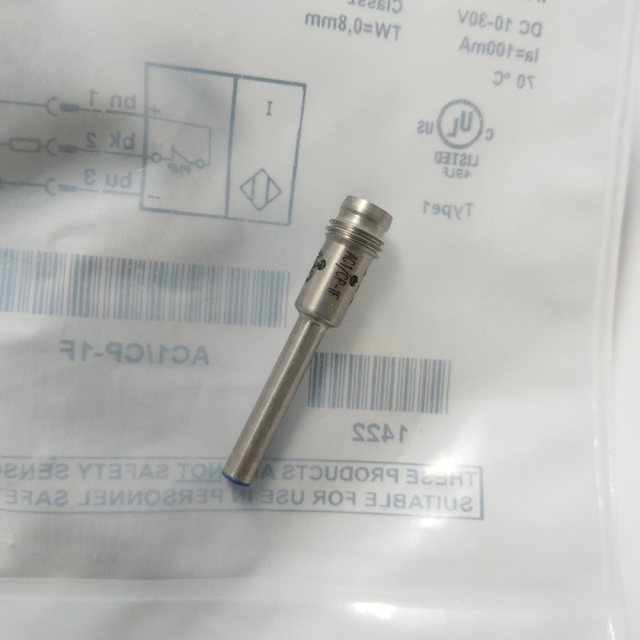 Цилиндрический фотоэлектрический датчик серии AC1/CP-1F для сбора данных.