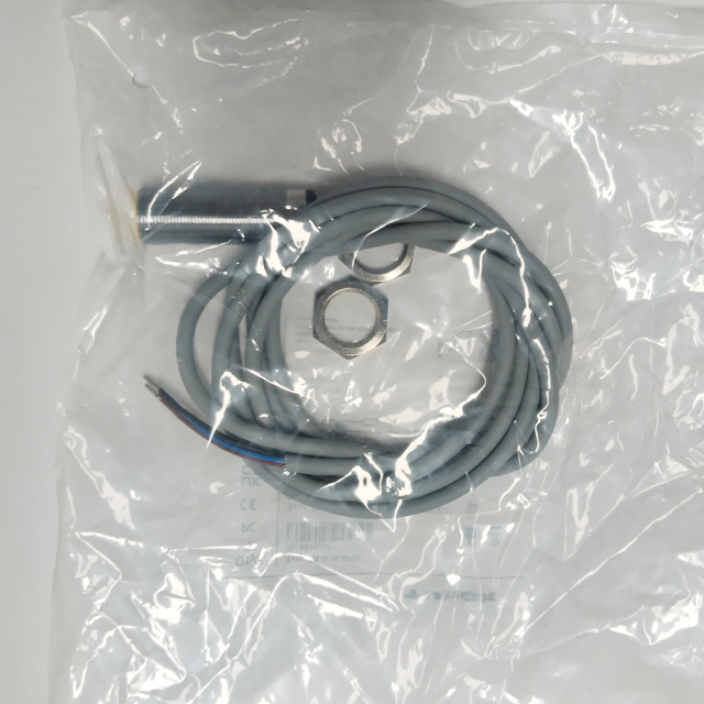 Turck图尔克 BI8-M18-AP6X 电感式接近开关