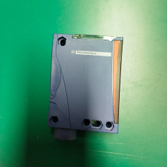 Telemecanique XUX5ARCNT16 Diffuse Photoelectric Sensor