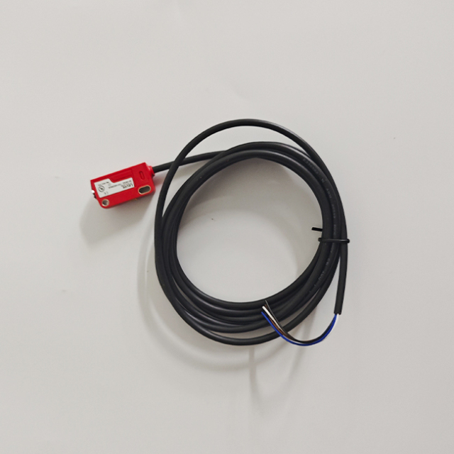 German LEUZE HT3CL2/2N Diffuse Sensor With Background Suppression
