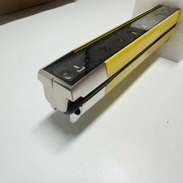 Còn hàng Tiếng Đức LEUZE ELC100T30-1200 Máy phát màn ánh sáng an toàn