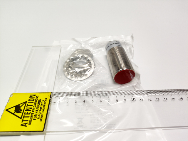 In Stock German LEUZE Inductive Proximity Switch Model IS 130MM/4NO-16E-M12
