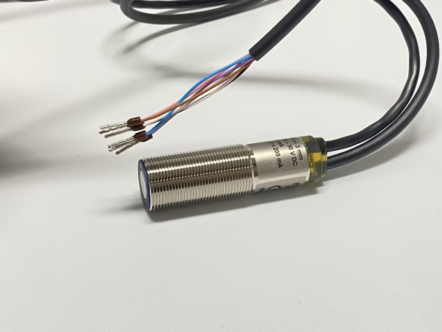 In Stock German Microsonic Ultrasonic Sensor Dbk+4/3BEE/M18 E+S
