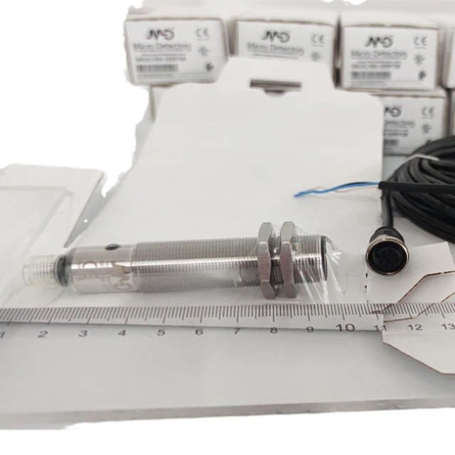 In Stock Italy Micro Detectors Ultrasonic Sensor UK1 Series Model UK1C/G9-1ESY18