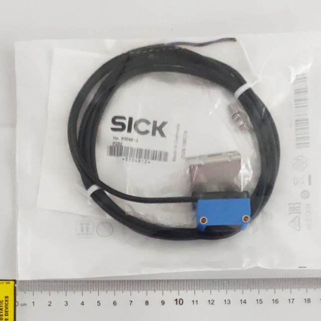 In Stock German SICK Mirror Reflective Photoelectric Sensor G6 Series Model GL6G-P1212