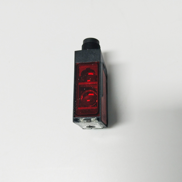 In Stock LEUZE Diffuse Sensor HT15/4X-M12
