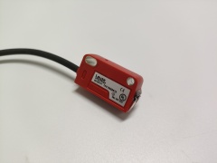 In Stock German LEUZE Diffuse Sensor With Background Suppression HT3CPP/4P