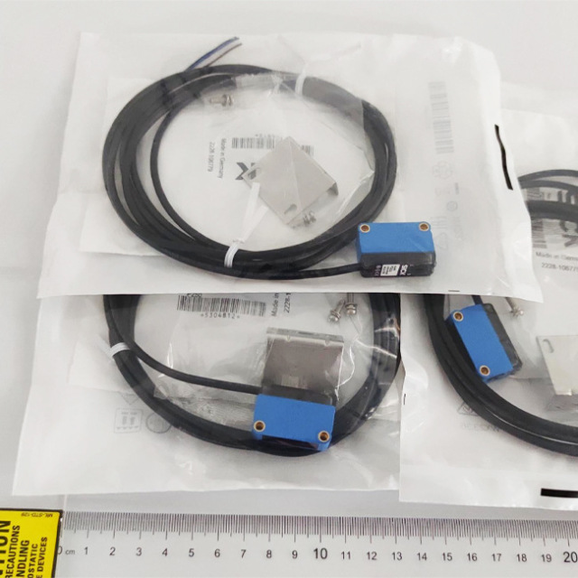 In Stock German SICK Mirror Reflective Photoelectric Sensor G6 Series Model GL6G-P1212