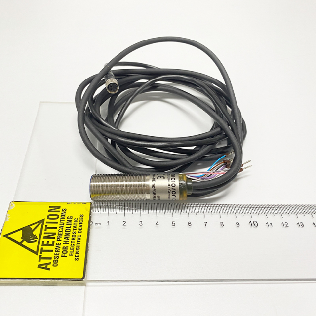 In Stock German Microsonic Ultrasonic Sensor Dbk+4/3BEE/M18 E+S