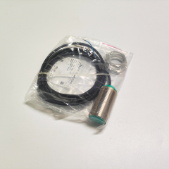 In Stock German P+F  NBB15-30GM50-E2 Proximity Switch