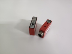 In Stock German LEUZE Polarized Retro-Reflective Photoelectric Sensor IPRK 18/A L.4