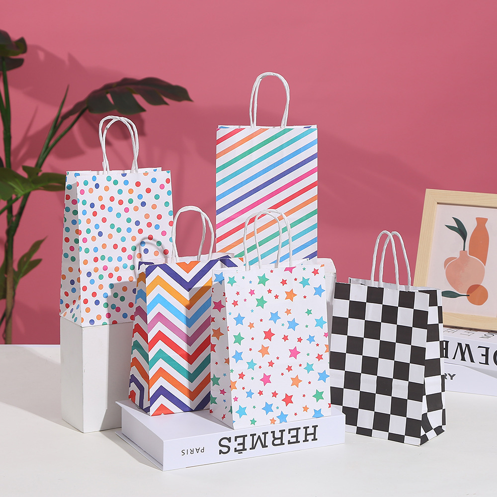 21cm*15cm*8cm Rainbow Gift Bags Paper Bags with Handles Rainbow Striped Gift Bags