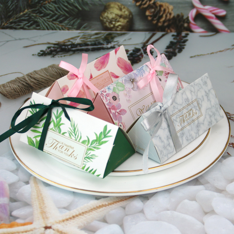 Triangle Wedding Gift Boxes Flower Paper Candy Box for Wedding Party Favors