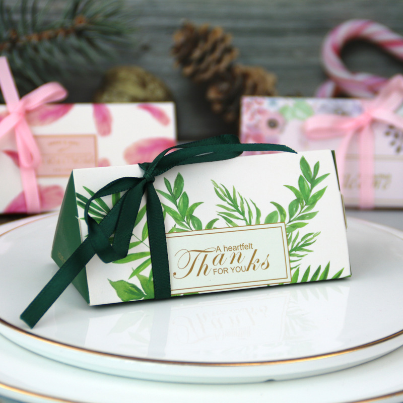 Triangle Wedding Gift Boxes Flower Paper Candy Box for Wedding Party Favors