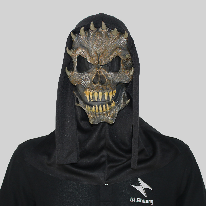 The Polygonal mask