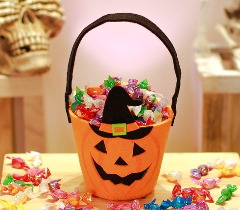 Trick-or-Treat Baskets Pumpkin and Bat Candy Bucket Design Candy Bags for Kids Boo Canvas Tote Bags for Halloween Party Favors and Decorations