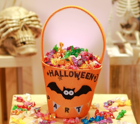 Trick-or-Treat Baskets Pumpkin and Bat Candy Bucket Design Candy Bags for Kids Boo Canvas Tote Bags for Halloween Party Favors and Decorations