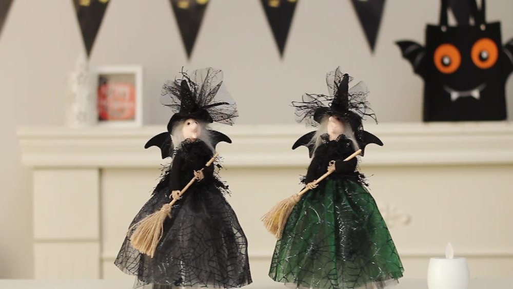 Amazon's new Halloween decorations Ghost Festival witch doll tree top star desktop decoration doll ornaments