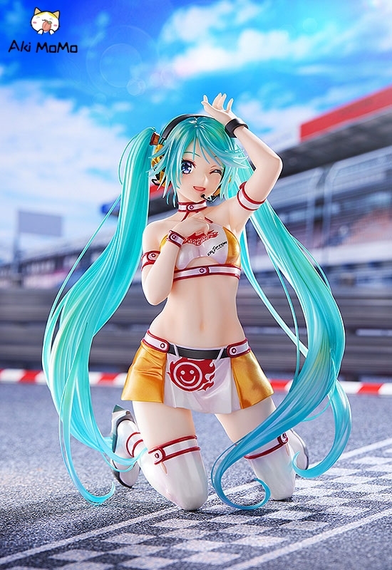(Pre-order) Max Factory Hatsune Miku GT Project Racing Miku 2010 Ver. Art by Kentaro Yabuki 1/7 Figure