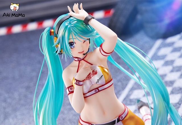 (Pre-order) Max Factory Hatsune Miku GT Project Racing Miku 2010 Ver. Art by Kentaro Yabuki 1/7 Figure