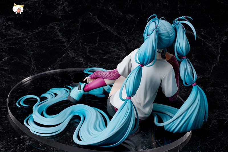 Stronger Hatsune Miku x Mai Yoneyama The Latest Street Style Cute Tokyo Figure Limited Edition 1/4 Figure