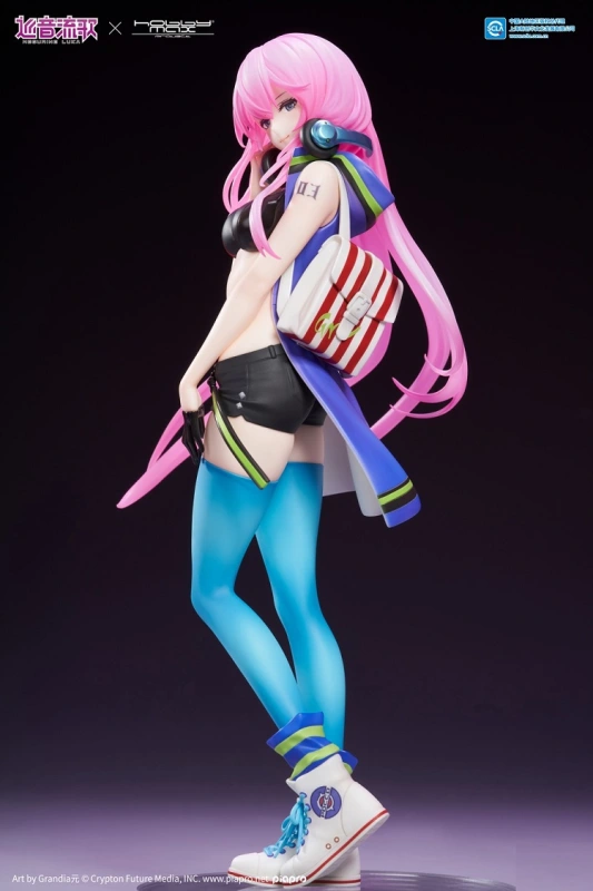 HobbyMax Vocaloid Megurine Luka 1/7 Figure