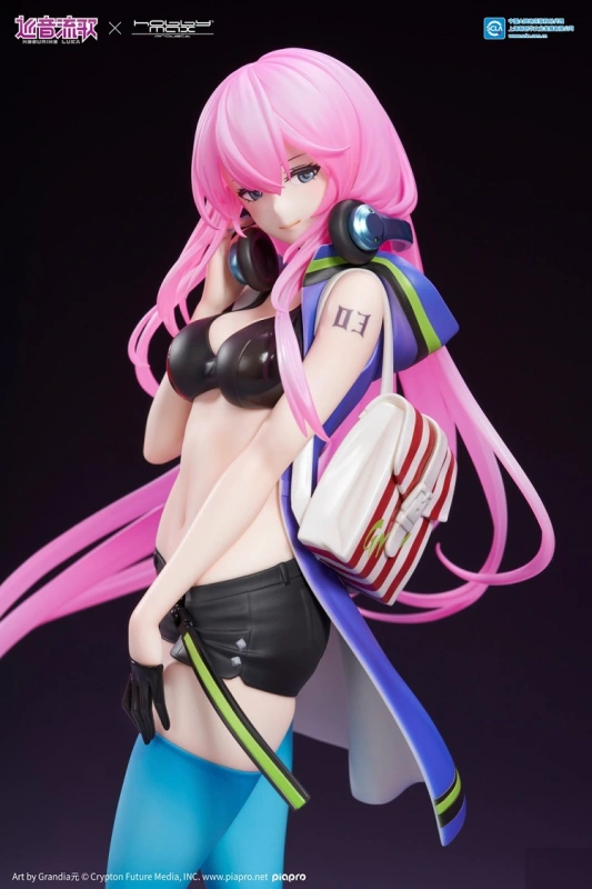 HobbyMax Vocaloid Megurine Luka 1/7 Figure