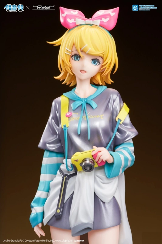 HobbyMax Vocaloid Kagamine Rin 1/7 Figure