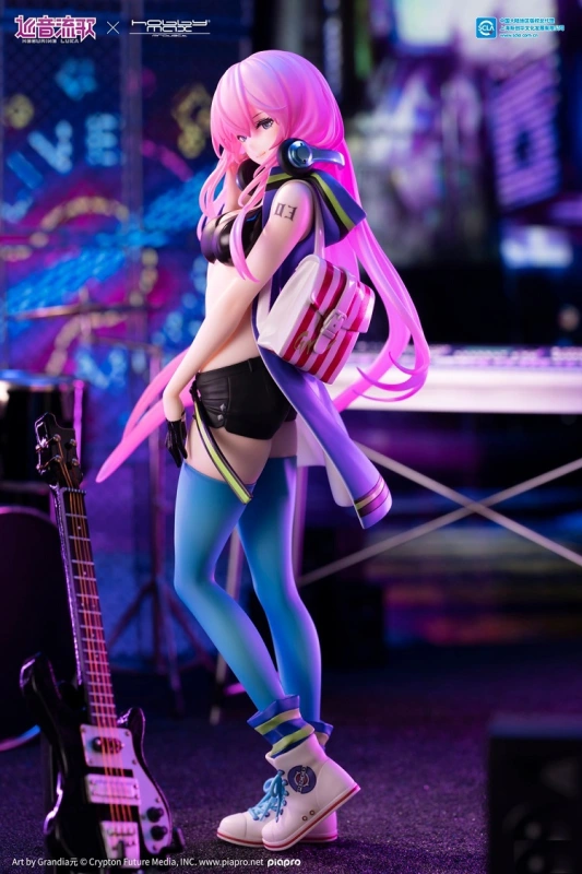HobbyMax Vocaloid Megurine Luka 1/7 Figure