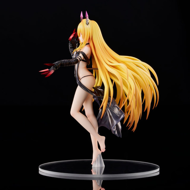 Union Creative UC To Love-Ru Darkness Golden Darkness Darkness Ver. 1/6 Figure