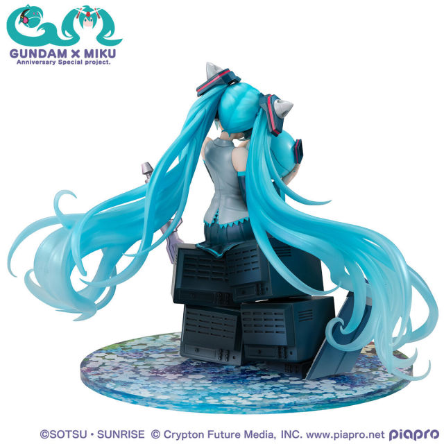 MegaHouse Gundam x Miku Anniversary Special Project Lucrea 1/7 Figure