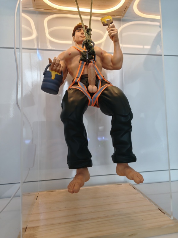 Salted Fish Studio Painter Statue