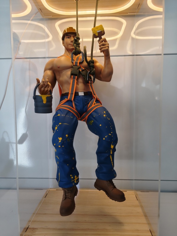 Salted Fish Studio Painter Statue