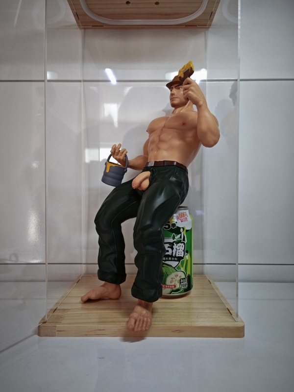 Salted Fish Studio Painter Statue