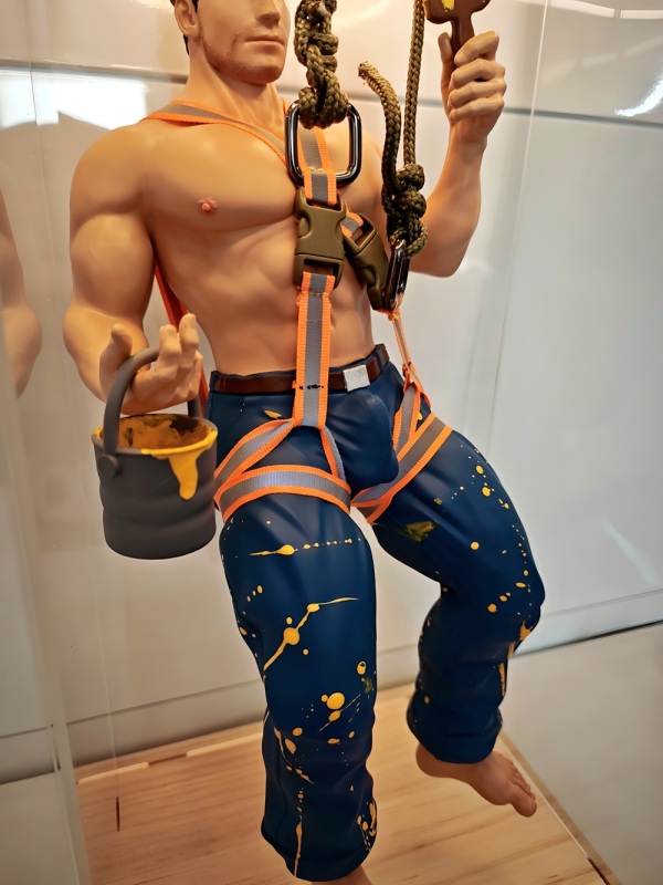 Salted Fish Studio Painter Statue