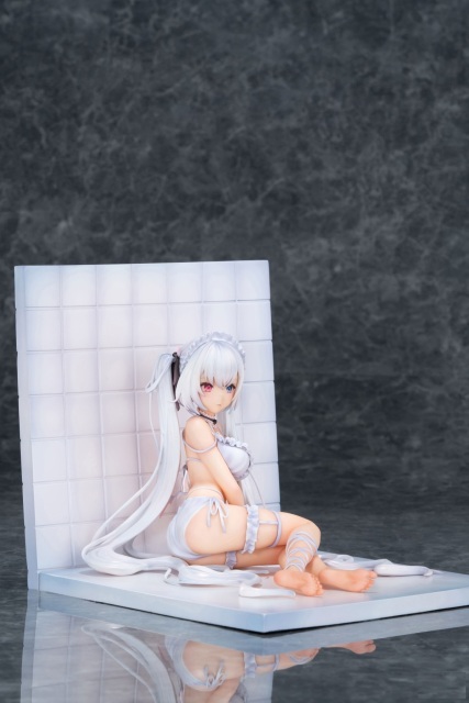 PURE Original Luna 1/6 Figure