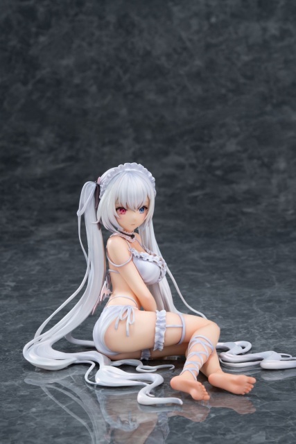 PURE Original Luna 1/6 Figure