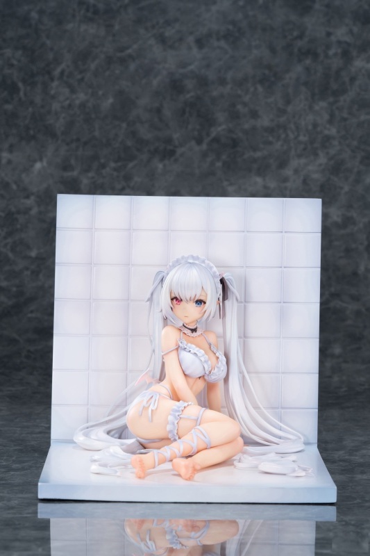 PURE Original Luna 1/6 Figure