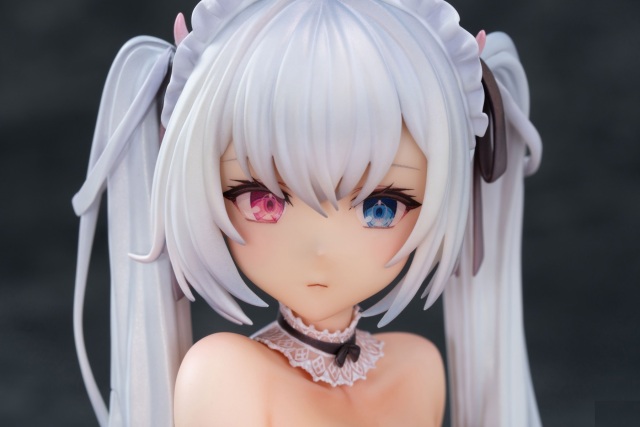 PURE Original Luna 1/6 Figure