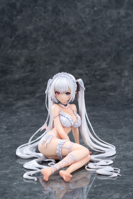 PURE Original Luna 1/6 Figure
